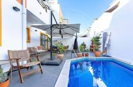 Exceptional 4 bed Villa with Private Pool & Sea-View Terrace in Tavira