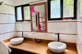 Quiet And Secluded Hotel Living