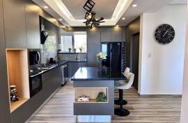 4-Bedroom Penthouse For A Surfer Family 4-Bedroom Penthouse For A Surfer Family