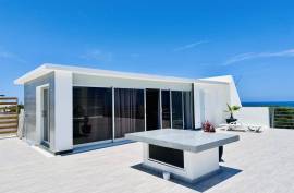 4-Bedroom Penthouse For A Surfer Family 4-Bedroom Penthouse For A Surfer Family