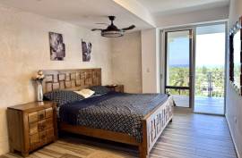4-Bedroom Penthouse For A Surfer Family 4-Bedroom Penthouse For A Surfer Family