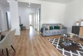 Renovated 3 Bedroom Apartment in Benfica