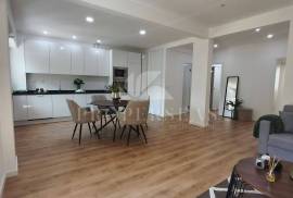 Renovated 3 Bedroom Apartment in Benfica Renovated 3 Bedroom Apartment in Benfica