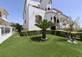 5 bedroom villa with sea view in Loulé