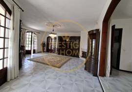 5 bedroom villa with sea view in Loulé