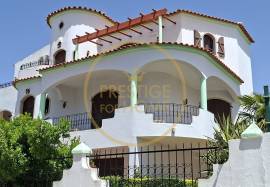 5 bedroom villa with sea view in Loulé