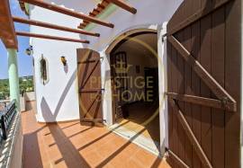 5 bedroom villa with sea view in Loulé