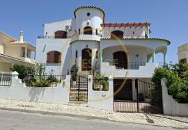 5 bedroom villa with sea view in Loulé