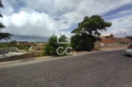 Ruin with a gross construction area of 190 m2, inserted in urban land with an area of 2,390 m2, located about 2.5 km from Praia da Vieira. Contact us.