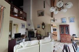 For Sale Family Home (6 bed) in St Martin L'Ars - 86