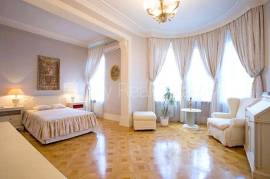 Apartment for rent in Riga, 598.00m2