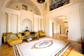 Apartment for rent in Riga, 598.00m2