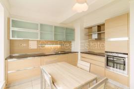 Apartment for rent in Riga, 100.00m2