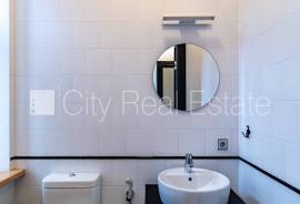 Apartment for rent in Riga, 186.00m2