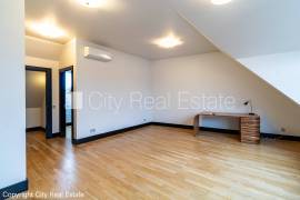 Apartment for rent in Riga, 186.00m2
