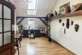 Apartment for rent in Riga, 155.00m2
