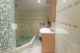 Apartment for rent in Riga, 155.00m2