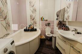 Apartment for rent in Riga, 155.00m2