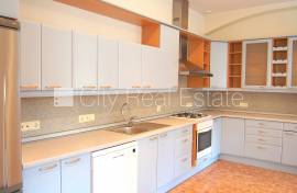 Apartment for rent in Riga, 189.49m2