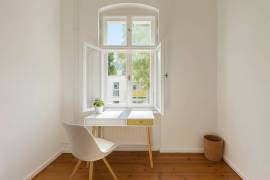 Ready to Move-in! Spacious South-Facing 2-Room Altbau in Guntzelkiez Wilmersdorf Ready to Move-in! Spacious South-Facing 2-Room Altbau in Guntzelkiez Wilmersdorf