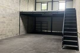 A Louer Entrepôt 151 m² Vénissieux
