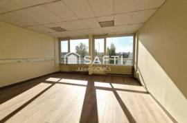 Bureau 2 pièces de 45 m2 à louer - 77470 TRILPORT
