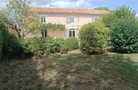 Beautiful Historic 3-Bedroom House with a Pool and Over One Hectare of Land - €315780 Beautiful Historic 3-Bedroom House with a Pool and Over One Hectare of Land - €315780