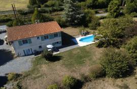 4 Bedroom Villa With Lovely Swimming Pool And Country Views On 1.5 Acres - €149,950 4 Bedroom Villa With Lovely Swimming Pool And Country Views On 1.5 Acres - €149,950