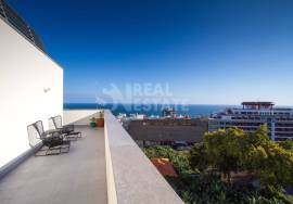 Leasehold | 1 Bedroom Apartment | Rooftop | Sea View | Sint Maarten | Madeira Island Leasehold | 1 Bedroom Apartment | Rooftop | Sea View | Sint Maarten | Madeira Island