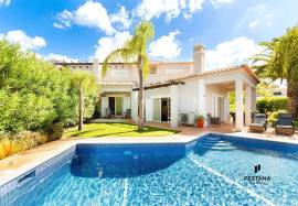 Three-bedroom villa with swimming pool in Pestana Gramacho Golf Resort, Carvoeiro - Algarve Three-bedroom villa with swimming pool in Pestana Gramacho Golf Resort, Carvoeiro - Algarve