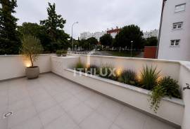 2 Bedroom Apartment with Suite and Private Terrace of 60 m² — Urbanização Casas do Lago, Serra de Carnaxide 2 Bedroom Apartment with Suite and Private Terrace of 60 m² — Urbanização Casas do Lago, Serra de Carnaxide
