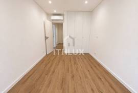 2 Bedroom Apartment with Suite and Private Terrace of 60 m² — Urbanização Casas do Lago, Serra de Carnaxide 2 Bedroom Apartment with Suite and Private Terrace of 60 m² — Urbanização Casas do Lago, Serra de Carnaxide