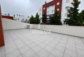 2 Bedroom Apartment with Suite and Private Terrace of 60 m² — Urbanização Casas do Lago, Serra de Carnaxide 2 Bedroom Apartment with Suite and Private Terrace of 60 m² — Urbanização Casas do Lago, Serra de Carnaxide