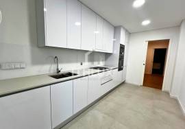 2 Bedroom Apartment with Suite and Private Terrace of 60 m² — Urbanização Casas do Lago, Serra de Carnaxide 2 Bedroom Apartment with Suite and Private Terrace of 60 m² — Urbanização Casas do Lago, Serra de Carnaxide