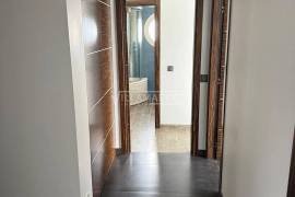 Spacious and luxurious 3 bedroom apartment with 2 suites, garage and attic located in the Urbanization encosta do sol in Leiria