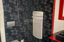 Spacious and luxurious 3 bedroom apartment with 2 suites, garage and attic located in the Urbanization encosta do sol in Leiria