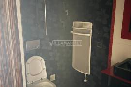 Spacious and luxurious 3 bedroom apartment with 2 suites, garage and attic located in the Urbanization encosta do sol in Leiria