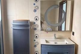 Spacious and luxurious 3 bedroom apartment with 2 suites, garage and attic located in the Urbanization encosta do sol in Leiria