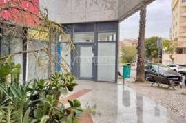 Commercial store of the stall with 51m2 located in Ramada in Odivelas Commercial store of the stall with 51m2 located in Ramada in Odivelas