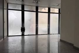 Commercial store of the stall with 51m2 located in Ramada in Odivelas Commercial store of the stall with 51m2 located in Ramada in Odivelas