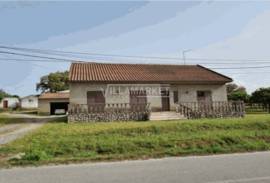 3 bedroom villa detached from the bank with patio located in Foros da Afeiteira, Vendas Novas