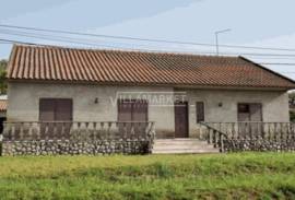 3 bedroom villa detached from the bank with patio located in Foros da Afeiteira, Vendas Novas