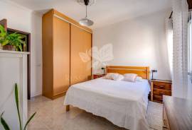 2-Bedroom House for Sale in Estoi, Algarve, Roof Terrace & Sea Views 2-Bedroom House for Sale in Estoi, Algarve, Roof Terrace & Sea Views