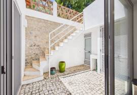 Tavira centre 2 bedroom townhouse with patio & large sun terrace Tavira centre 2 bedroom townhouse with patio & large sun terrace