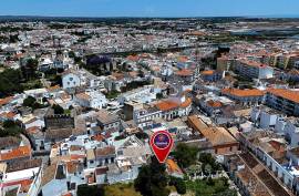Tavira centre 2 bedroom townhouse with patio & large sun terrace Tavira centre 2 bedroom townhouse with patio & large sun terrace
