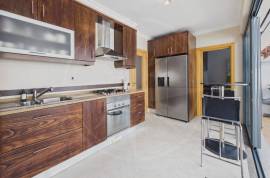 Tavira centre 2 bed apartment with exceptional outdoor living & garage