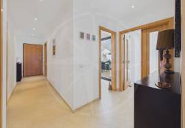 Tavira centre 2 bed apartment with exceptional outdoor living & garage