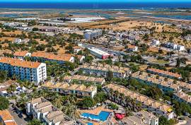 Tavira 2 bed apartment with Pool Views in Quinta do Morgado resort