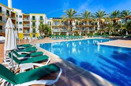 Tavira 2 bed apartment with Pool Views in Quinta do Morgado resort
