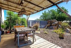 Exclusive and modern countryside Quinta on large plot, minutes from Moncarapacho